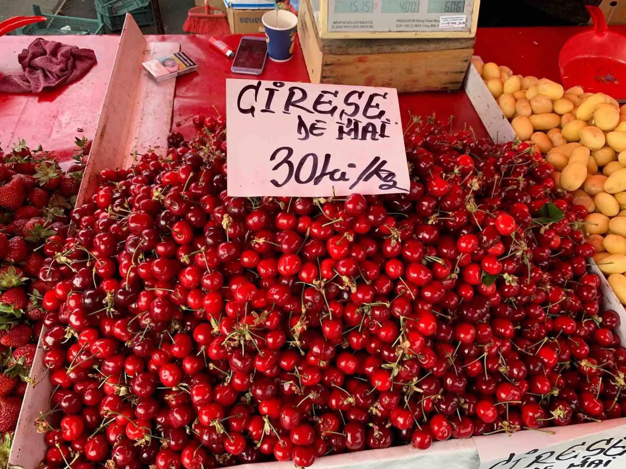 В Молдове цена на черешню упала на 20-25% всего за неделю