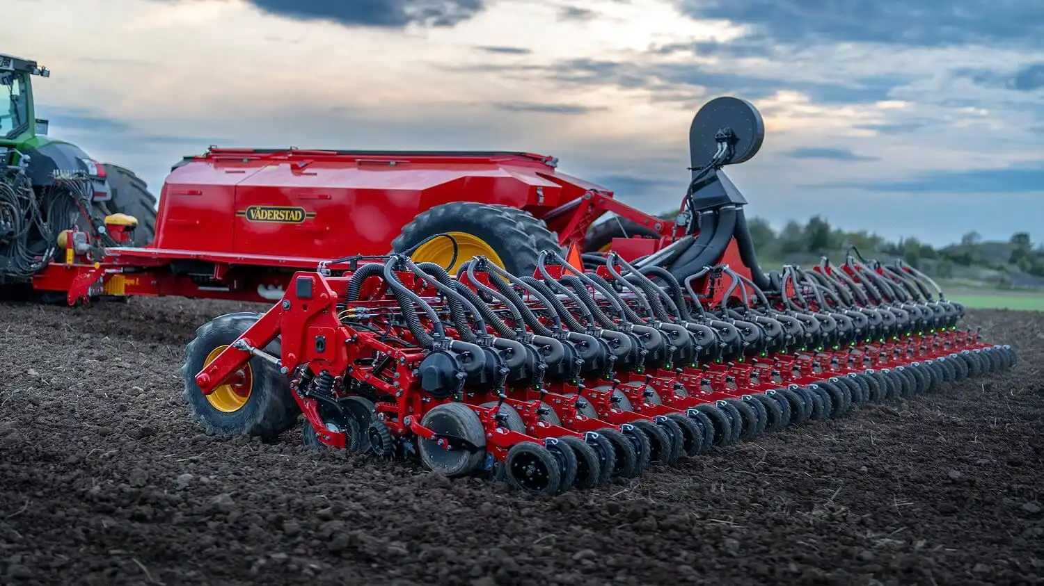 Väderstad представляет Tempo L 16-24 Central Fill