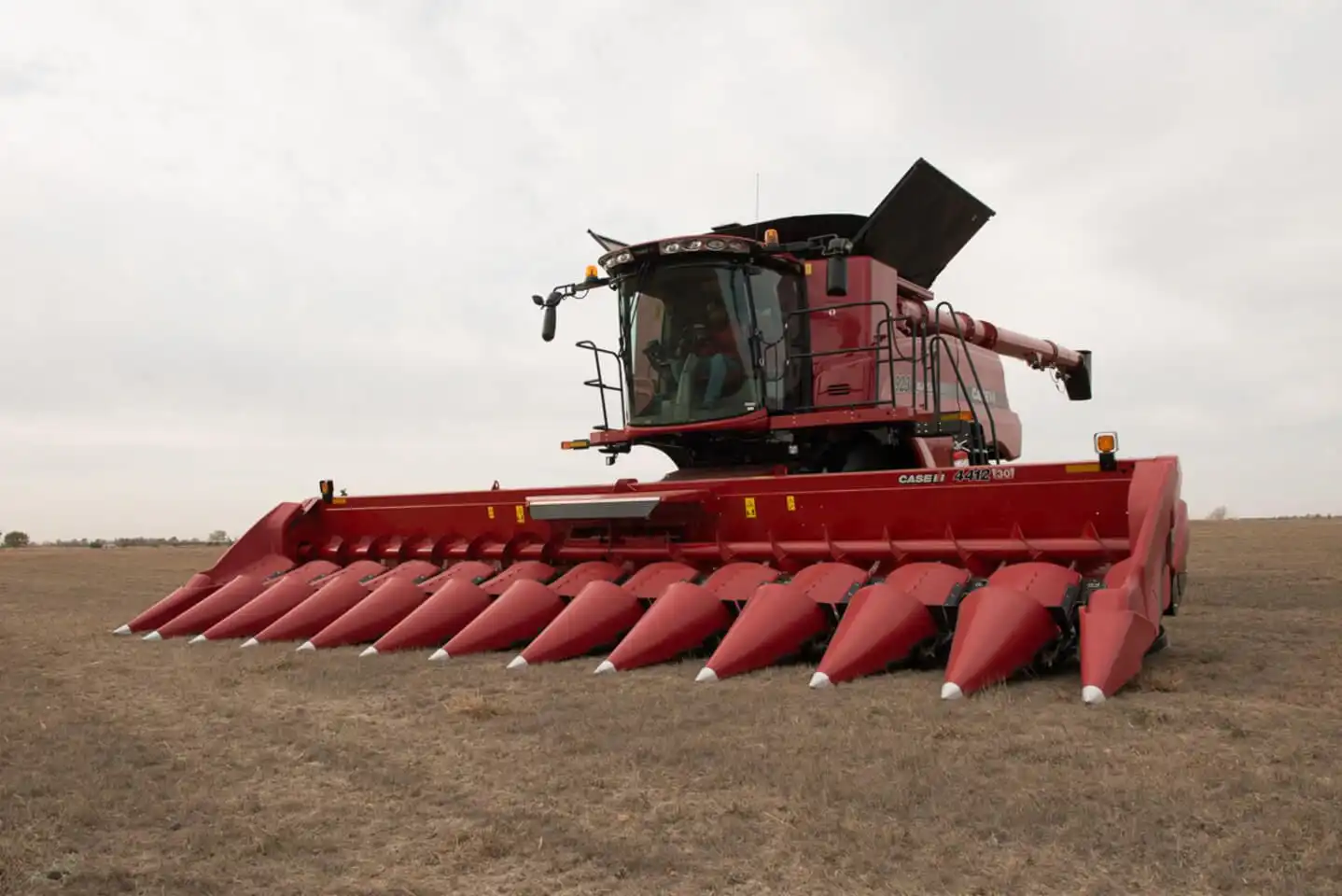 Компания Case IH представила обновленные жатки для сбора кукурузы серии 4400 для работы на междурядьях шириной 50 и 56 см.