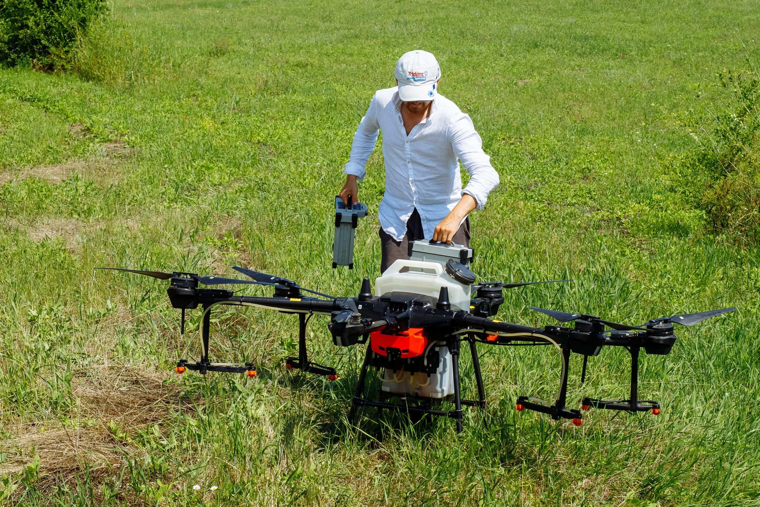 dronă agriclutură pulverizare - AgroExpert.md