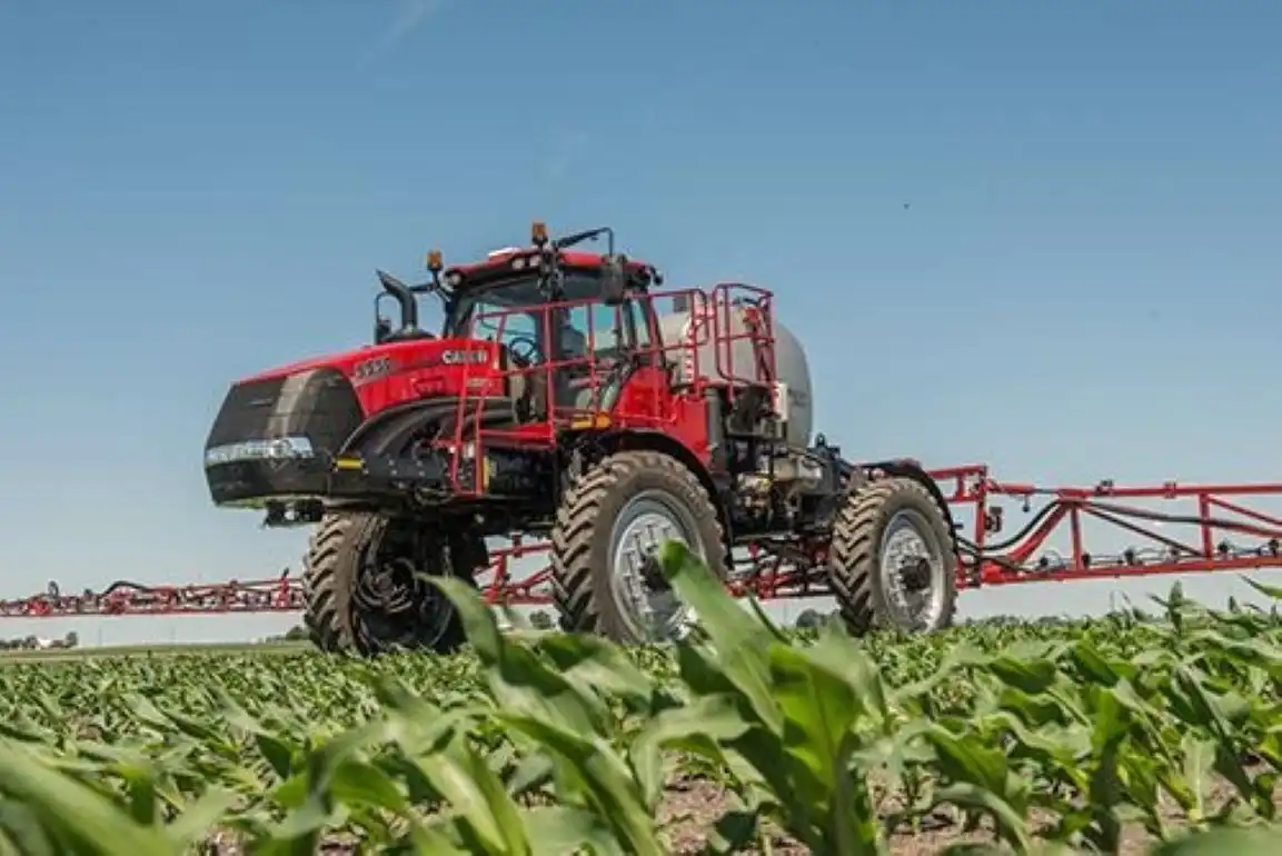 В 2023 году на рынок выйдет автономный опрыскиватель Case IH Trident 5550   