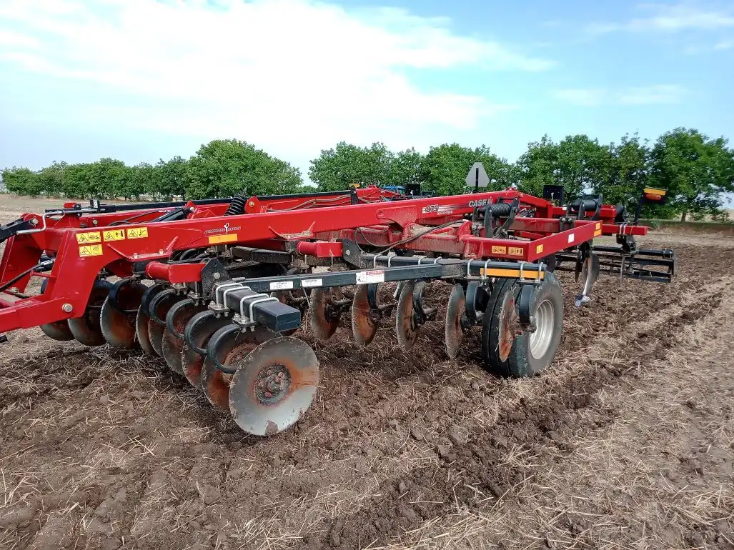 Ecolo-Tiger 875 от Case IH: решение всех задач по обработке почвы за один проход   