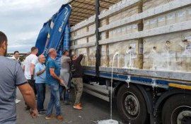Разгневанные французские виноградари уничтожают партии вина из Испании - agroexpert.md