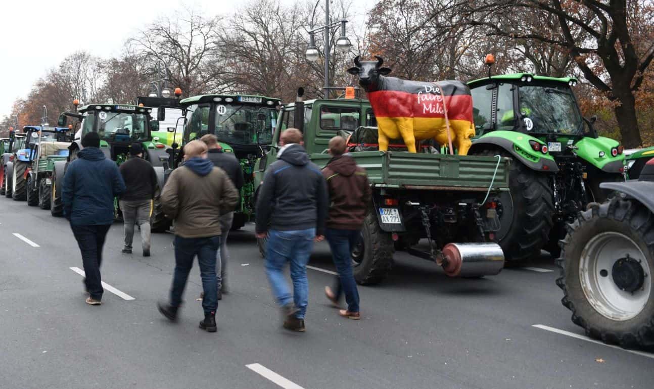 В ФРГ после протестов отложили полную отмену субсидий для фермеров - agroexpert.md
