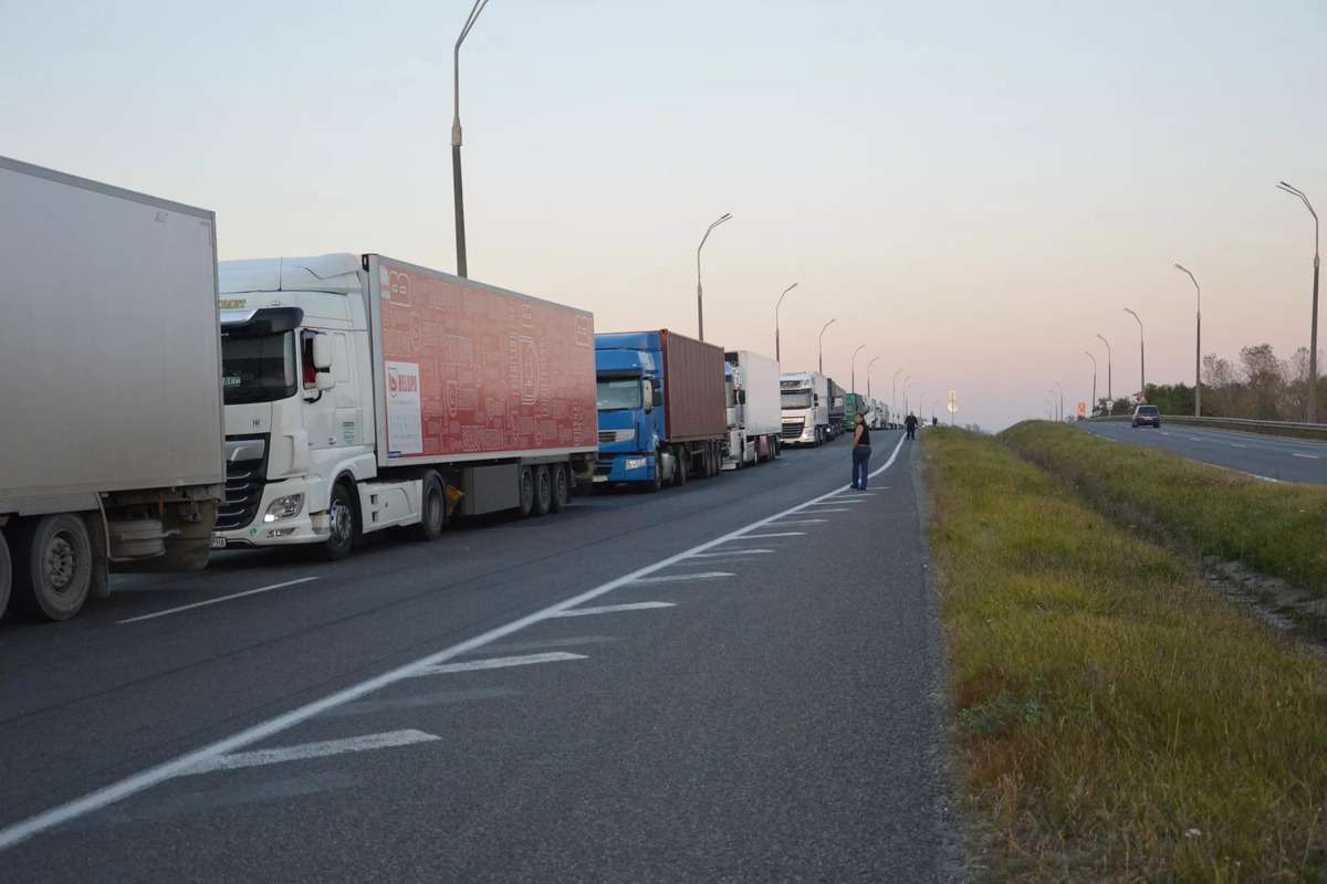 Circulația camioanelor este interzisă pe timp de caniculă - agroexpert.md