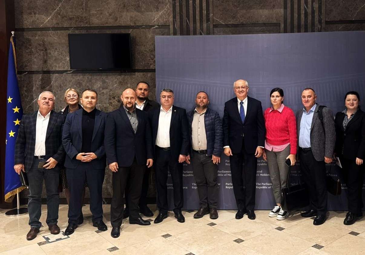 mediul asociativ cu noul premier