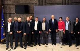 mediul asociativ cu noul premier