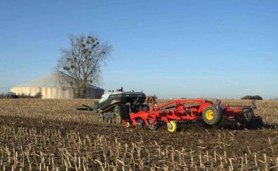 Автономный робот с культиватором Väderstad обработал 80 га за 20 часов - agroexpert.md