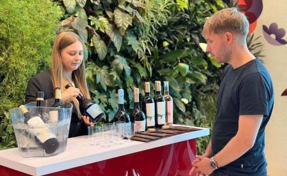 Experiență vinicolă la Aeroportul Chișinău: degustări în zona de îmbarcare - agroexpert.md