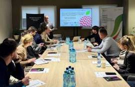 Aplicații care ajută pomicultorii să-și digitalizeze afacerile