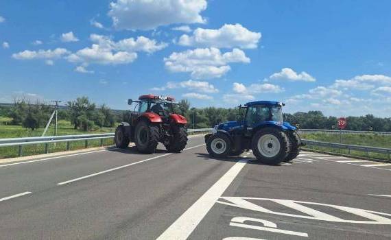 Stefanco, acuzat că a lovit un polițist cu tractorul. Ce spune deputatul - agroexpert.md