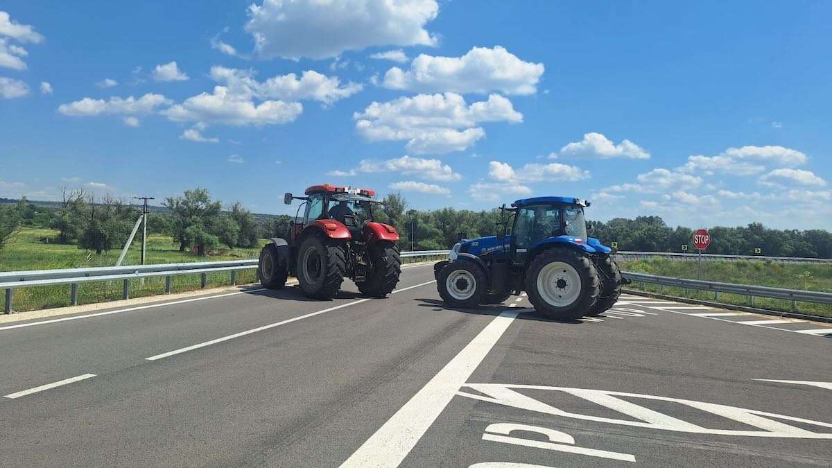 Stefanco, acuzat că a lovit un polițist cu tractorul. Ce spune deputatul - agroexpert.md