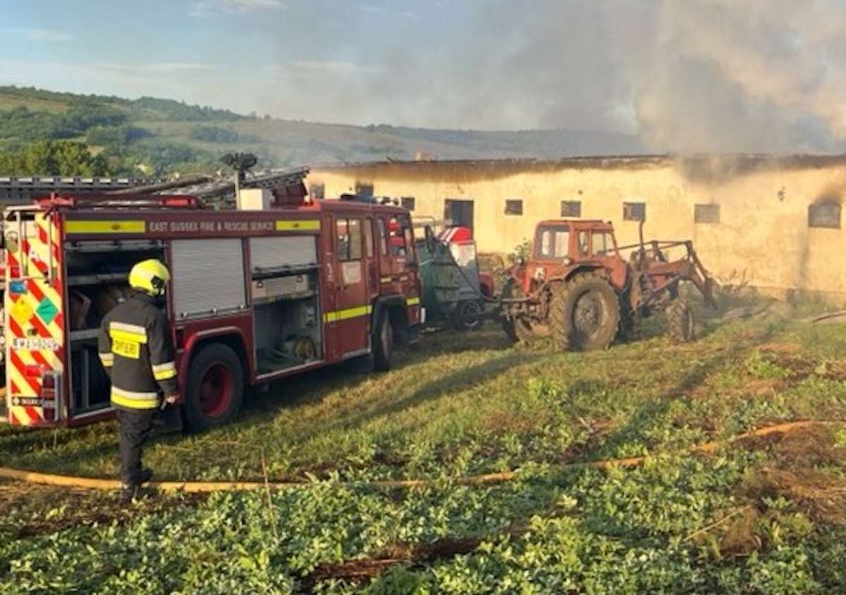 Incendiu la un depozit din Sîngerei: salvate animale și bunuri - agroexpert.md