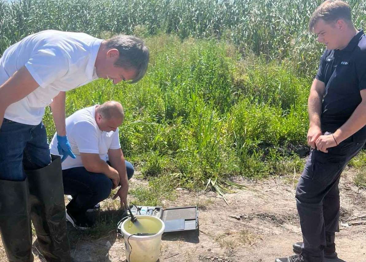 Pești morți în lacul Dănceni. Inspectorii de mediu au prelevat probe de apă - agroexpert.md