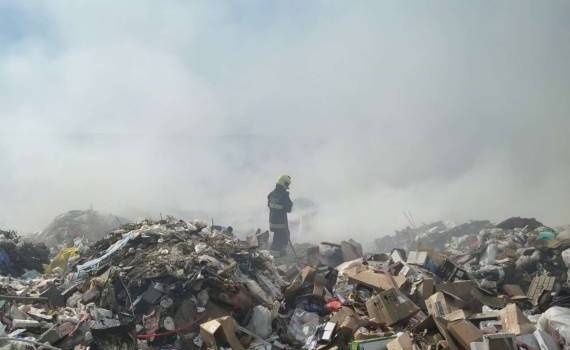 Pompierii luptă de 12 ore cu incendiul din Orhei - agroexpert.md