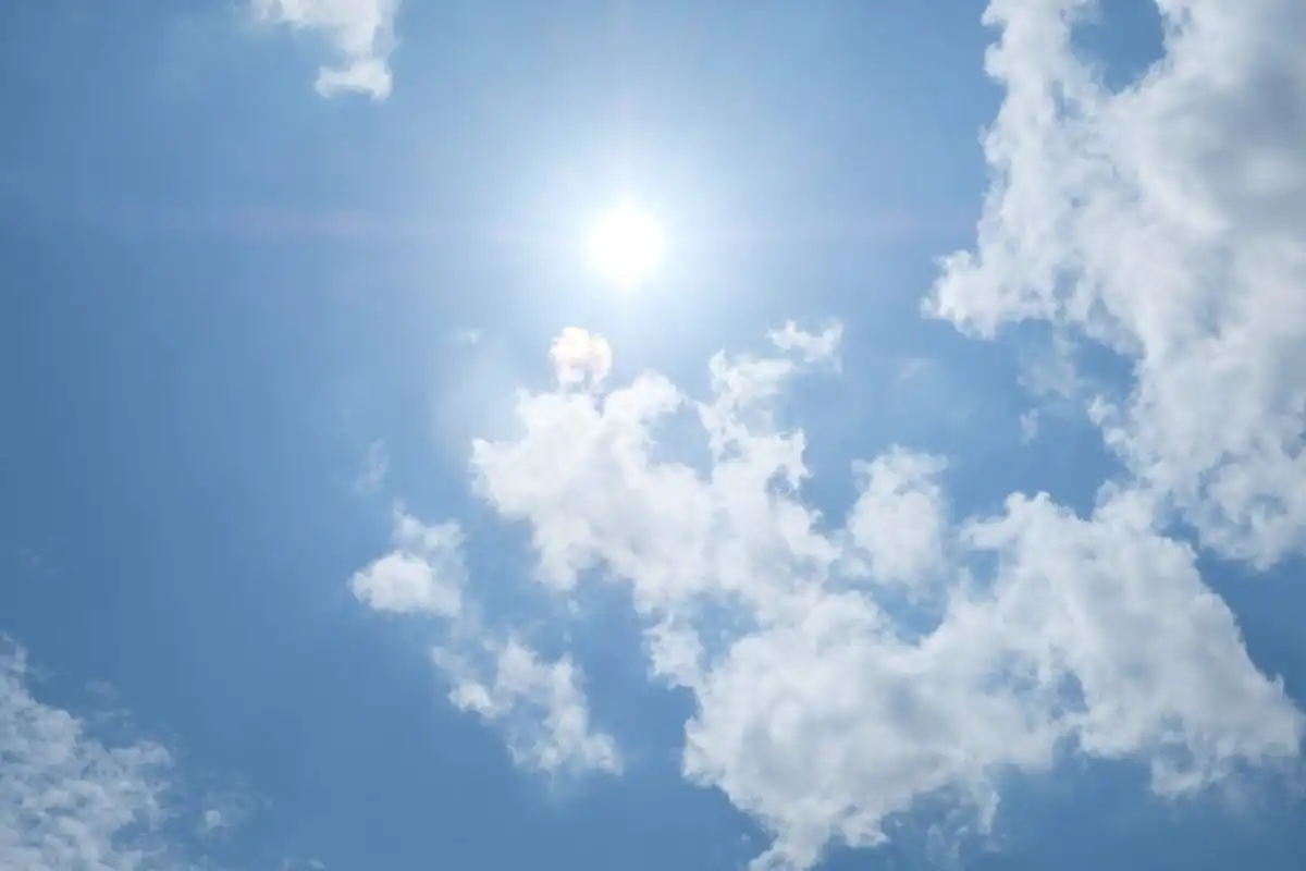 Codul galben de îngheț, prelungit. Cer variabil și temperaturi maxime de până la 17°C