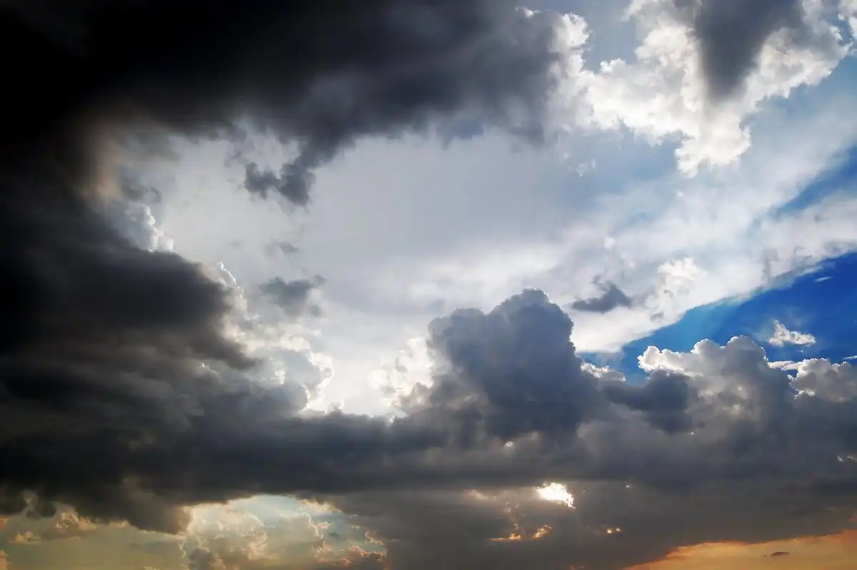 Meteo: Ne așteaptă o Săptămână Luminată cu ploi și nori