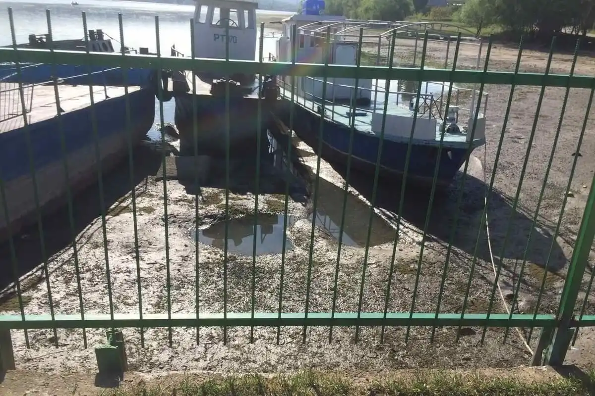 Circulația cu feribotul spre localitățile din stânga Nistrului a fost blocată din cauza deversării râului Nistru