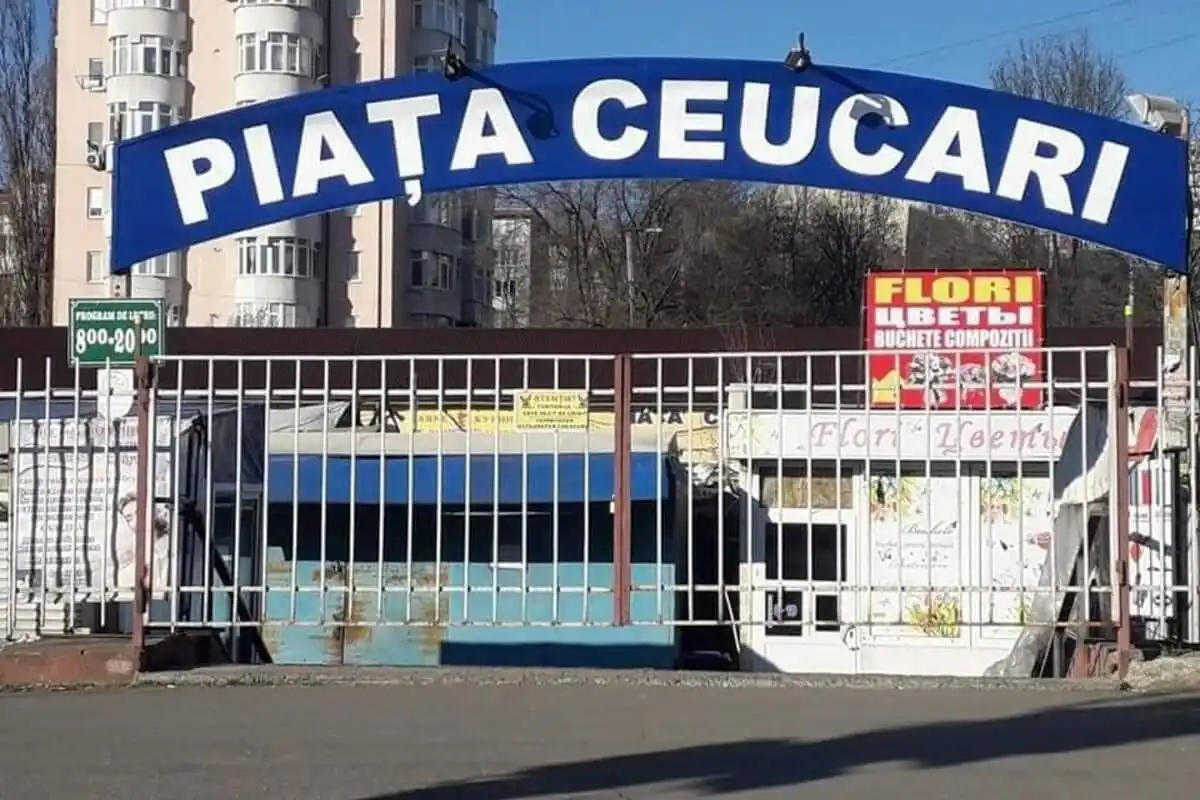 FOTO | Protest la Piața Ceucari din Chișinău. Oamenii cer să-și reia activitatea