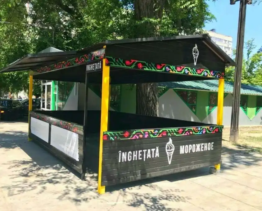 В Кишинёве началась торговля мороженым и прохладительными напитками