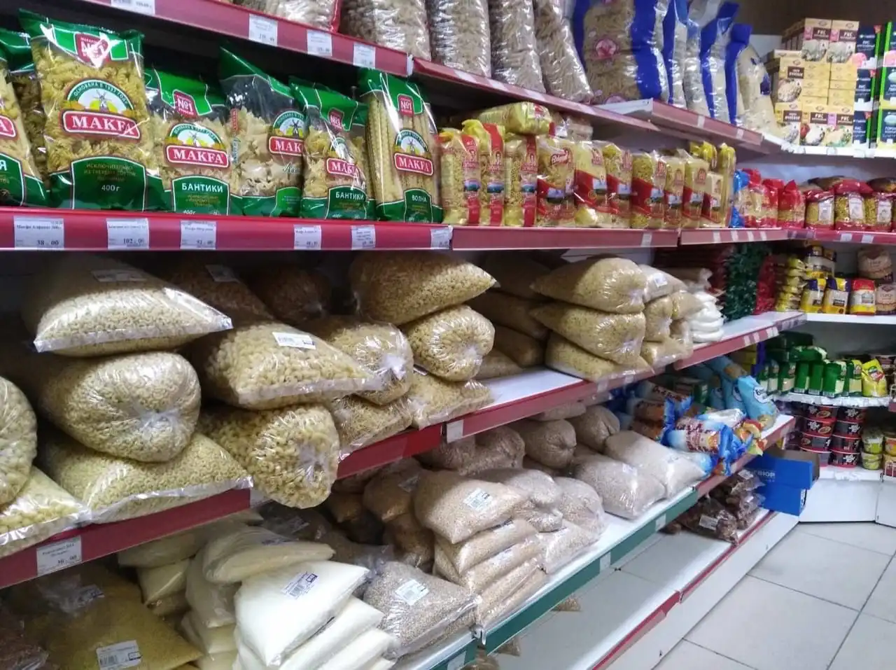 Выпуск продуктов длительного хранения в РФ в мае резко снизился