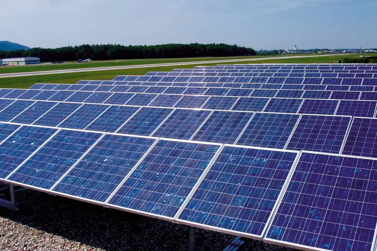 În comuna Feștelița va fi amenajat un parc cu panouri fotovoltaice