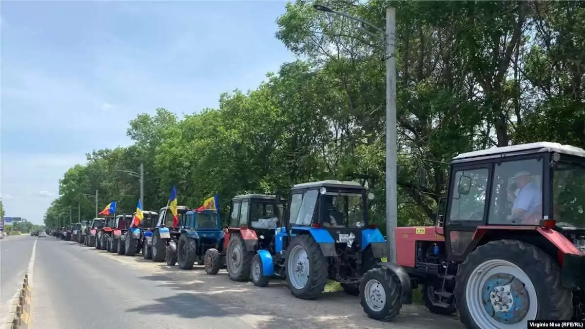 Фермеры из Басарабеашки выходят на протест с сельскохозяйственной техникой