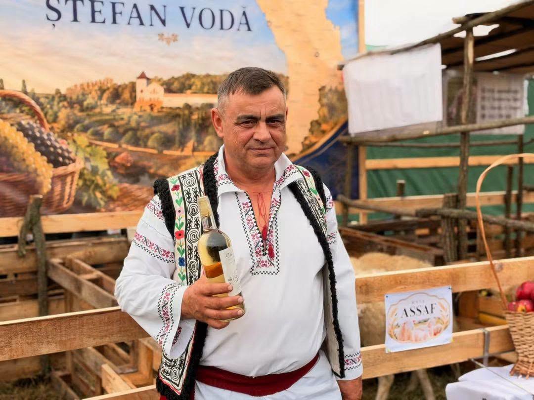 Un fermier din Ștefan Vodă a câștigat titlul „Miss Miorița” la Festivalul „Mioriță – Laie, Laie Bucălaie”