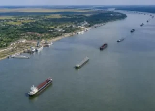 Așteptarea pe Canalul Sulina poate scumpi transportul cerealelor cu până la 20 de dolari pe tonă