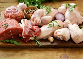 În septembrie, indicele FAO al prețurilor la carne a scăzut din cauza reducerii prețurilor la carnea de porc și la carne de pasăre